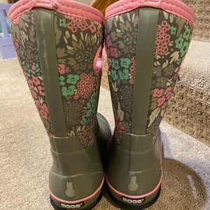 Girls Bogs snow boots size 6